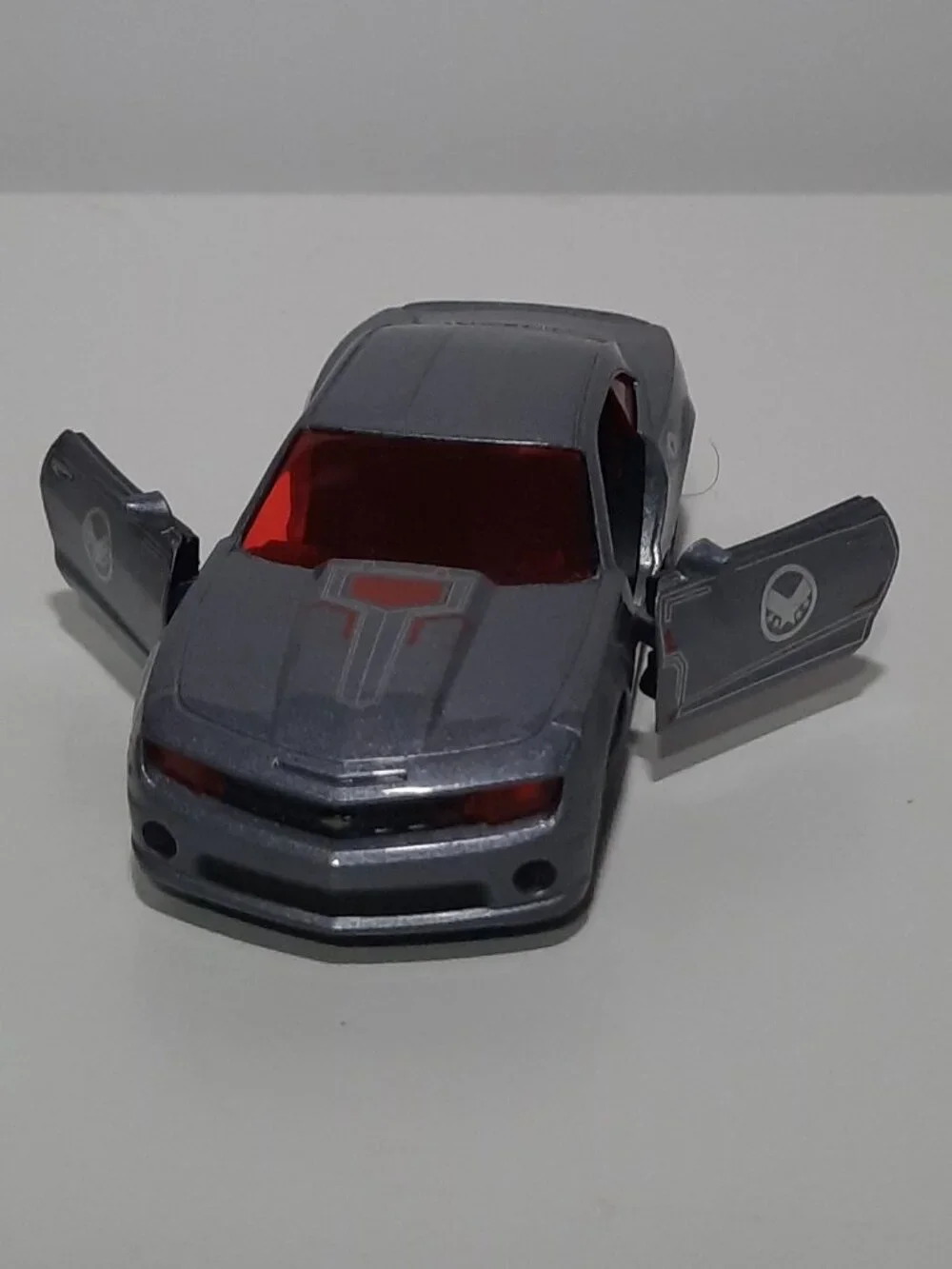 Jada Marvel War Machine 2010 Chevy Camaro SS 1:32 Diecast Car Avengers 32516